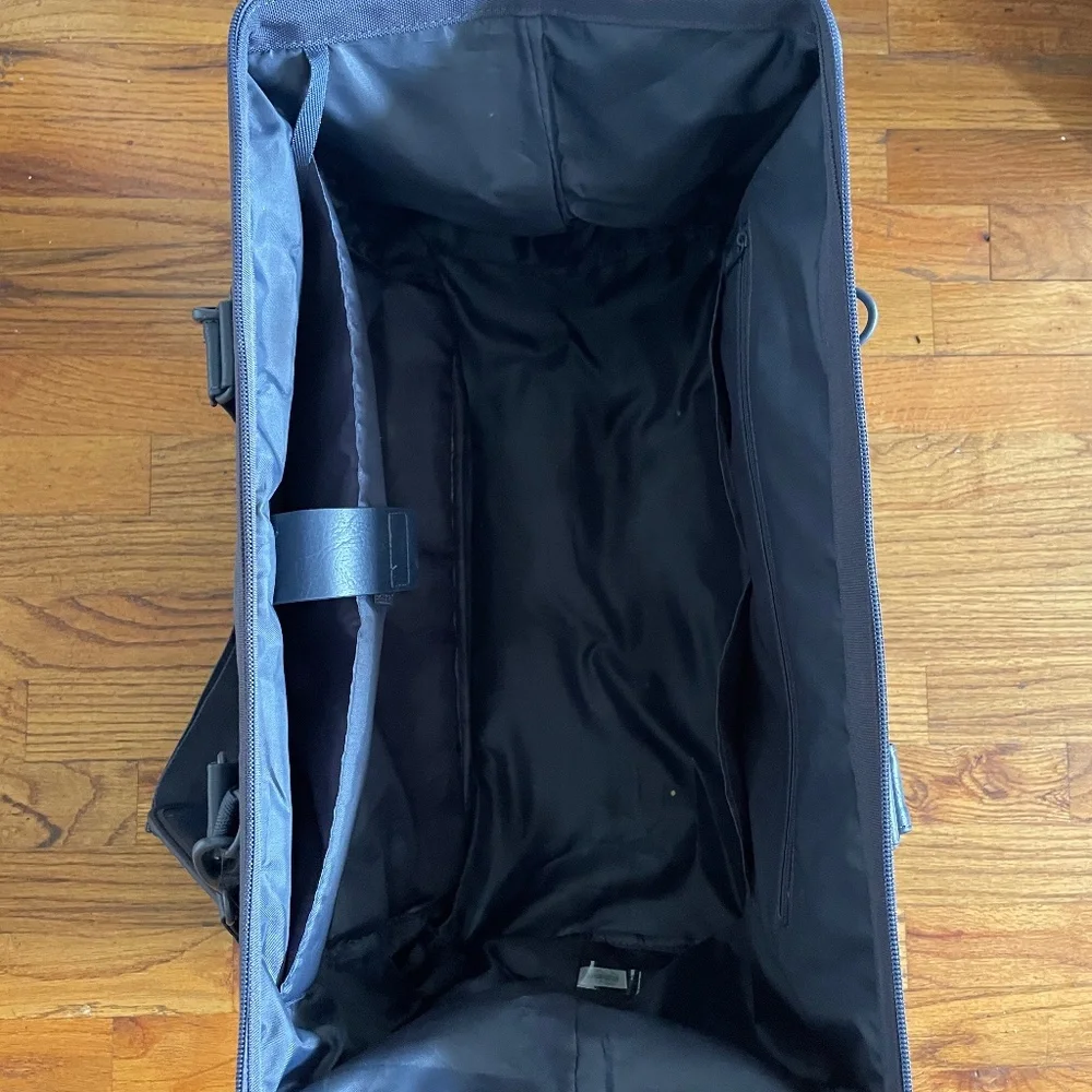 Béis The Weekender Bag - Picture 3 of 3